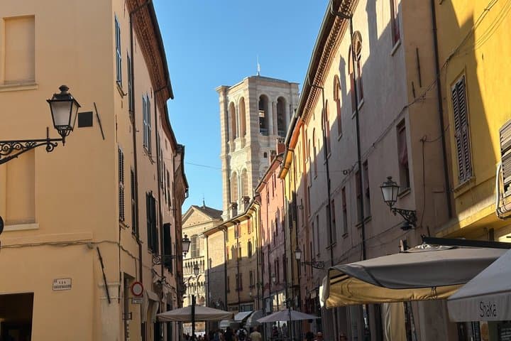 Ferrara Walking Tour Highlights and Food Tastings