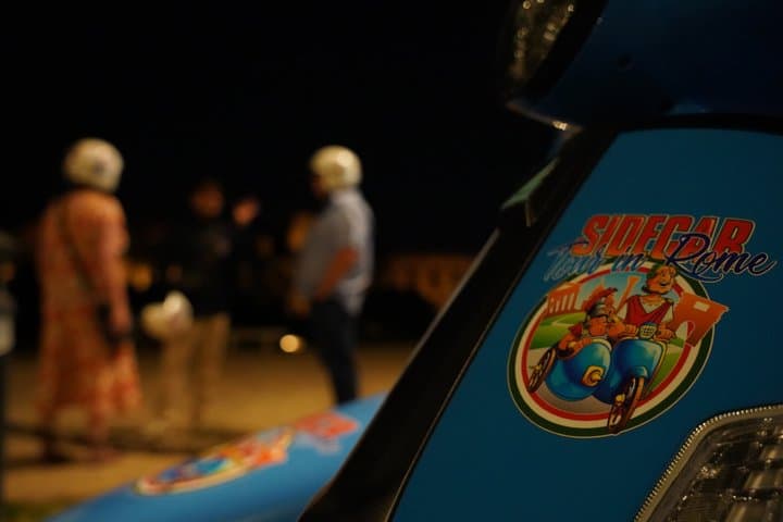 Rome Private/Group Tour in a Vespa Sidecar Style for 90 Minutes