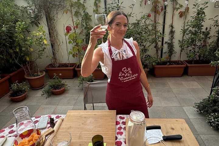 PRIVATE Florence Market Tour & Pasta Class in Cinzia’s Home