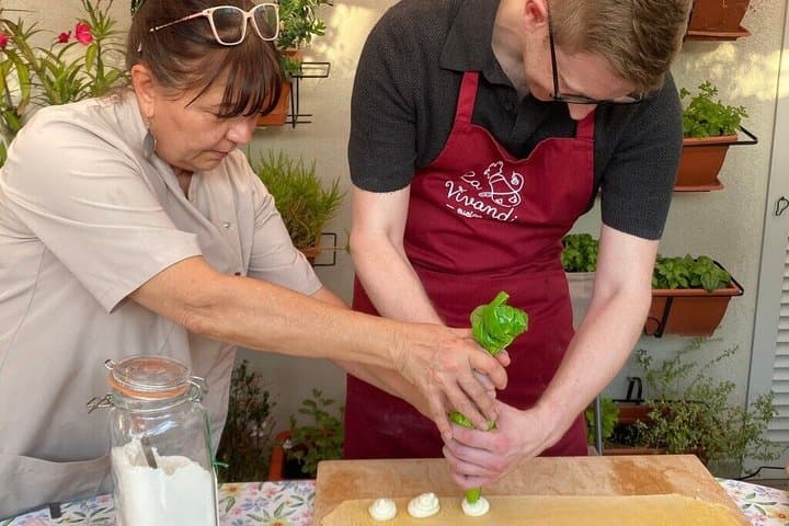 PRIVATE Florence Market Tour & Pasta Class in Cinzia’s Home