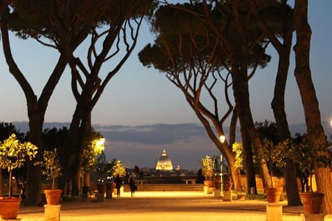 Discover atmosphere of Rome in the night!
