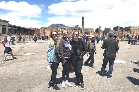 VIP Pompeii Tour including Newly Opened Houses With Archaeologist