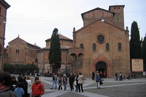 Private 3-hour Walking Tour of Bologna with private official tour guide