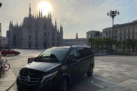 Malpensa Airport: Private transfer to/from Milan with V-Klass