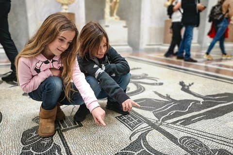 Vatican Treasure Hunt with Guided Tour for Families with Kids