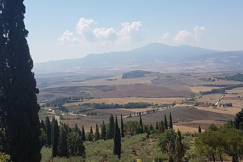 We will take you to discover the most beautiful places in Tuscany