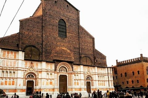 Private or semi-private tour of the historic center of Bologna