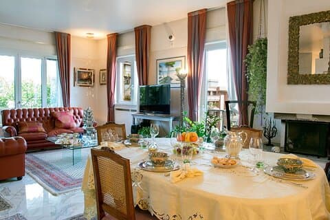 Dining Experience at a local's Home in Forio with Show Cooking