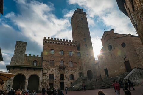 Piazza del Duomo in San Gimignano