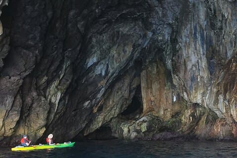 Amalfi Coast Kayak & Snorkeling Tour to the Pandora's Cave
