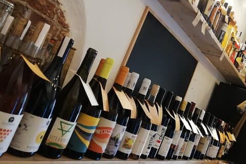 Wine Tasting in a group with other travelers