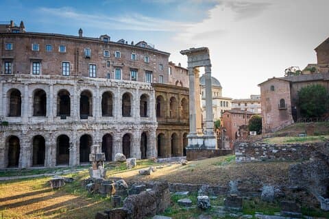 Small groups, expert guides, off-the-beaten-path locations on this walking tour of Ghetto and Trastevere.