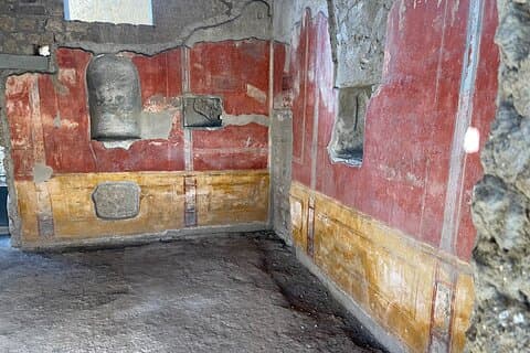 From Sorrento: Pompeii guided tour & wine tasting All Inclusive