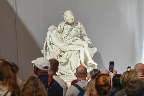 Rome: St. Peter’s Basilica, La Pietà & Papal Tombs Guided Tour