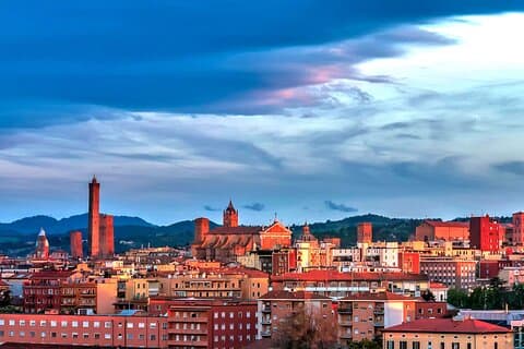 Private Transfer from Bologna Airport to Bologna city