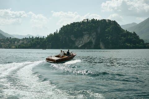 Private Lake Como Wooden Speedboat Tour with Aperitif