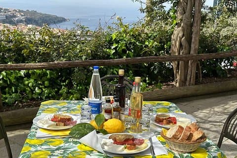 Sorrento Farm Tour with Mozzarella Making & Tasting Lunch