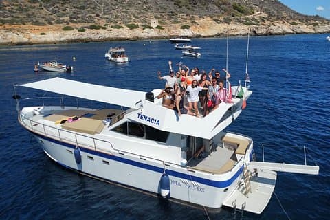 1-Day Cruise with Lunch and Snorkeling to Favignana from Marsala