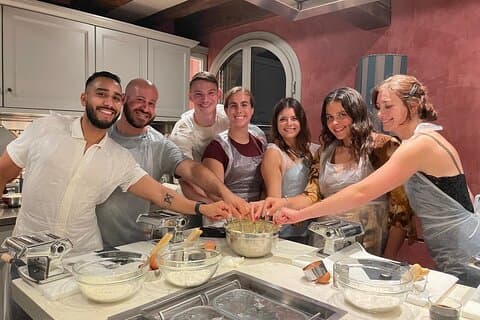 Venice: Pasta and Tiramisu Cooking Class with fine wine