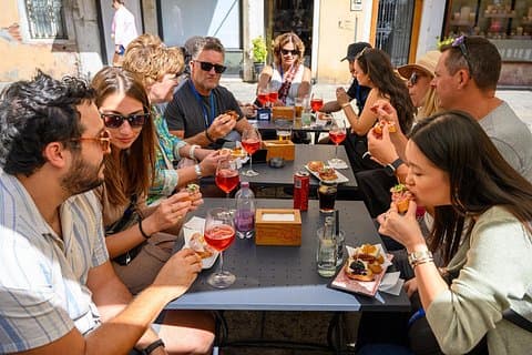 Venice Food Tour with Local Guide and City Highlights