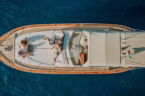 Boat Tour and Snorkelling from Amalfi to Positano Drinks and Snacks
