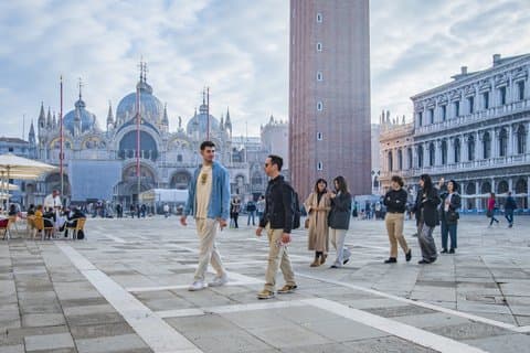 Afternoon Tour: Basilica, Doge’s Palace & Gondola Ride in Venice