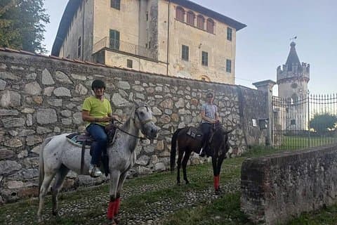 Turin : Horseback riding on the hills of Albiano d’Ivrea