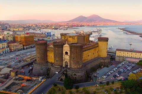Tour Naples monumental and historic center street food