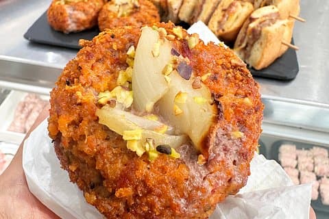Pisa Street Food Tour and City Highlights Walking Tour