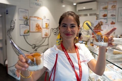 Venice Like a Local: Food, Wine & Spritz Tour with Traghetto Ride
