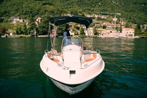 Lake Como : Rent a Boat without Driver License