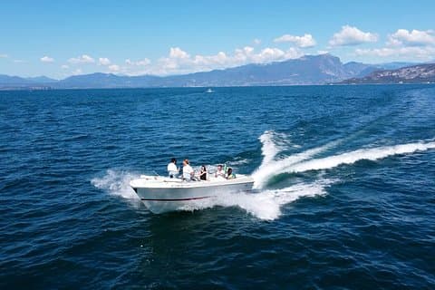 2 hours Private Boat Tour from Lazise to Sirmione
