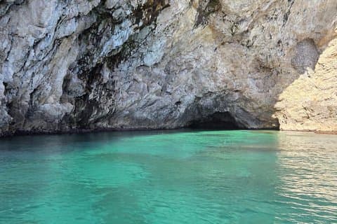 Boat Tour to Giardini Naxos and Taormina Bathing Caves