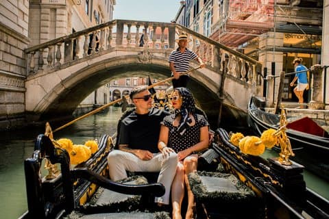 Private Gondola ride with Photoshoot & Videos in Venice