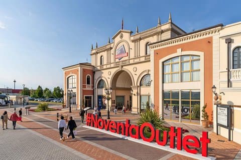 Venice to Noventa di Piave Outlet: Outlet Shopping Shuttle