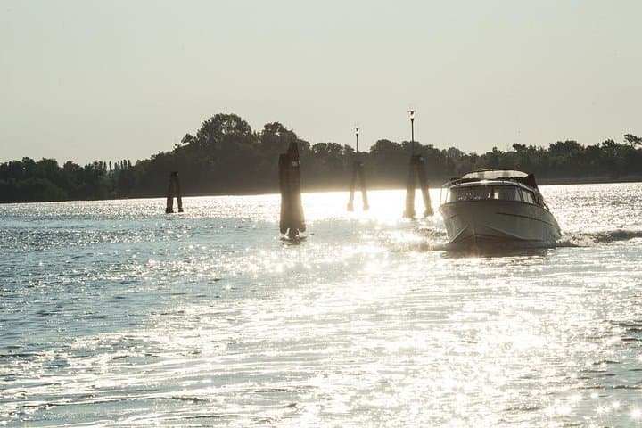 Private Cruise: Murano and Burano from Venice