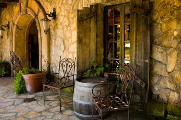 Brunello di Montalcino small-group Wine Tour