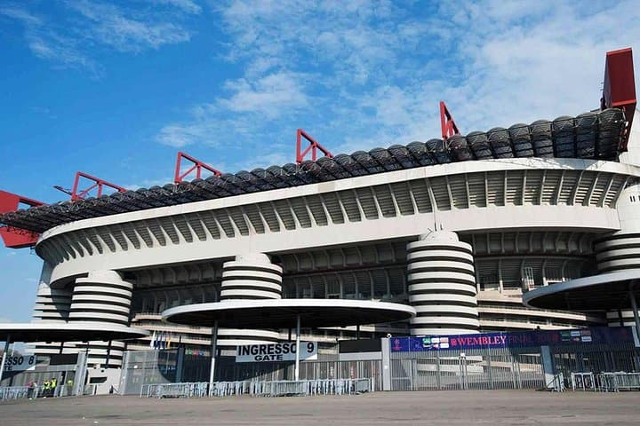 San Siro outside