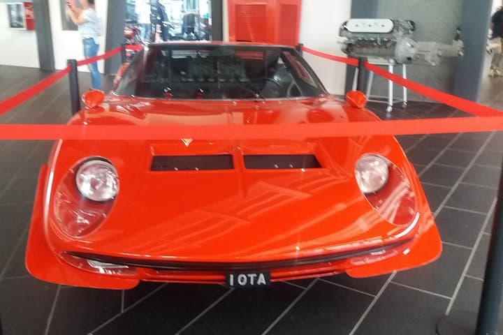 Create your Lamborghini and Ferrari day from Venice
