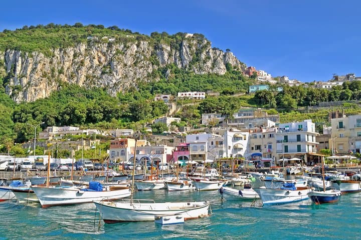 Capri port