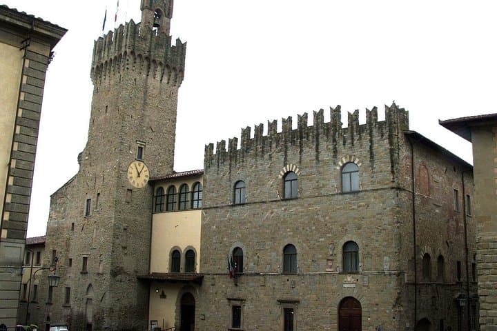 Arezzo Private Tour with Official Guide