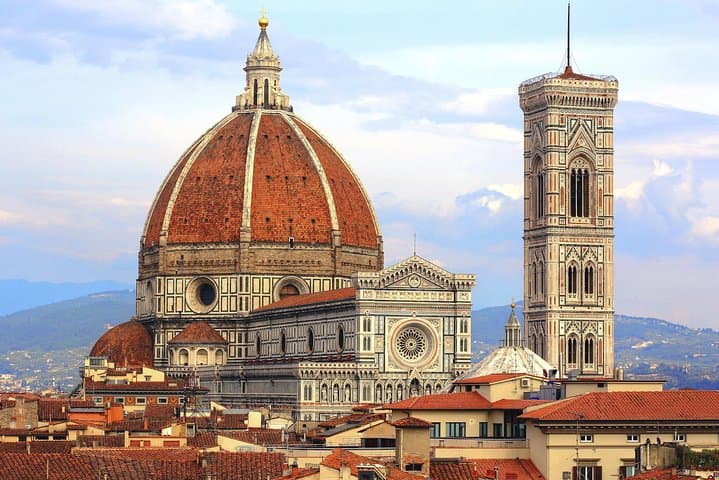 BE THE FIRST: Early Bird Florence Walking Tour & Accademia Gallery (David)
