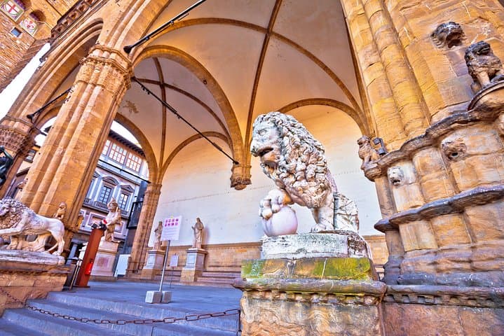 BE THE FIRST: Early Bird Florence Walking Tour & Accademia Gallery (David)