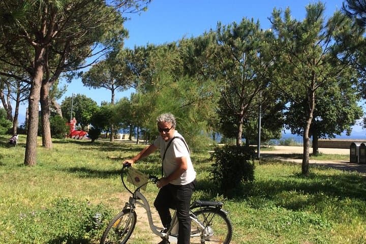 Naples: Panoramic Electric Bike Tour Thousand Colors