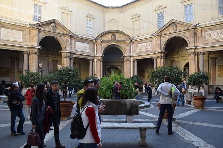 Octagonal courtyard - Vatican Museums