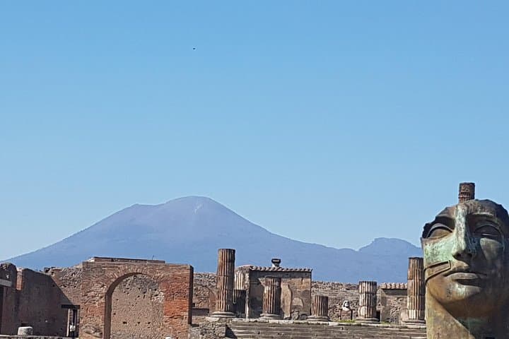 Pompeii and Naples from Rome: Small Group Day Tour with Lunch
