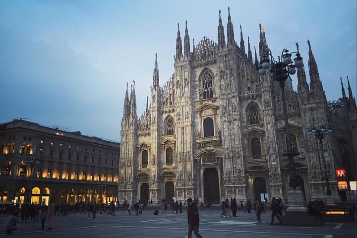 Milan Duomo Small-Group Guided Tour with Rooftop Views