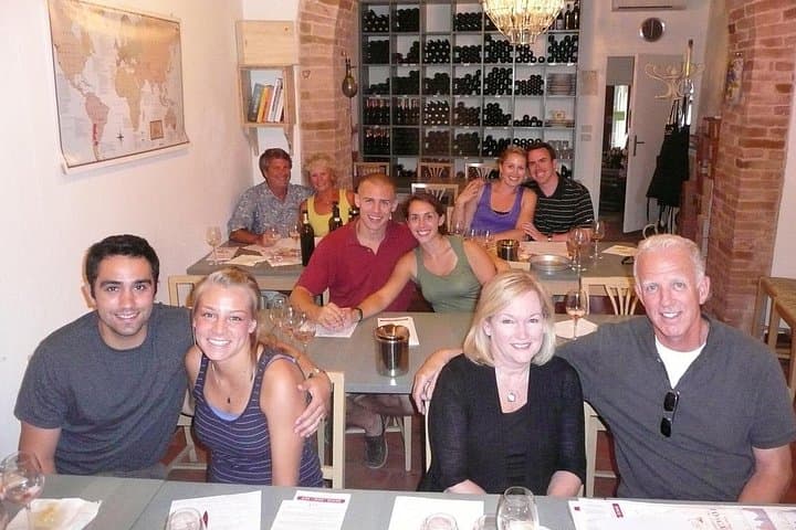 Group tasting Tuscan wines