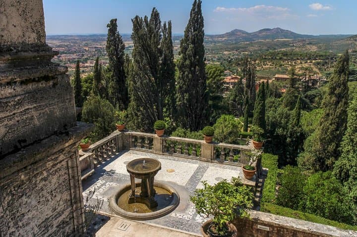 Private Tivoli: Hadrian's Villa and Villa d'Este with Pick-up from Rome