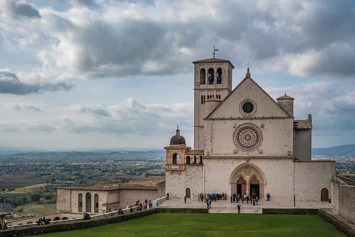 Assisi & Cascia Private Tour from Rome with Lunch
